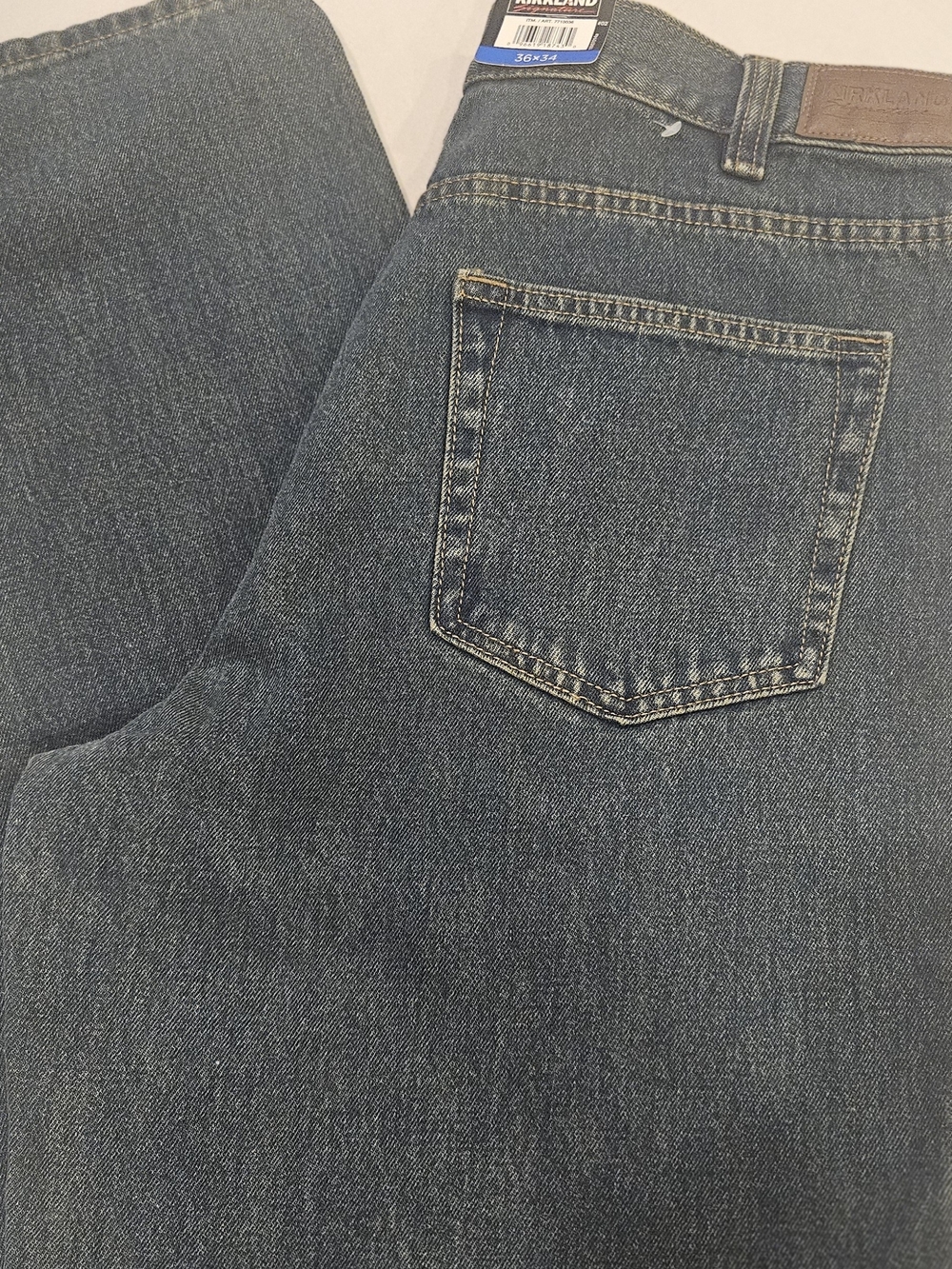 Kirkland Signature Relaxed Fit Men's Denim Jeans - Blue